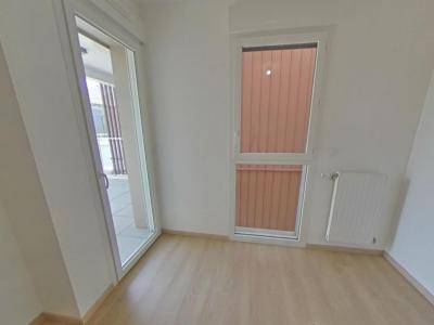 For rent Lyon-7eme-arrondissement 2 rooms 45 m2 Rhone (69007) photo 2
