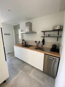 For rent Bron 5 rooms 69 m2 Rhone (69500) photo 2