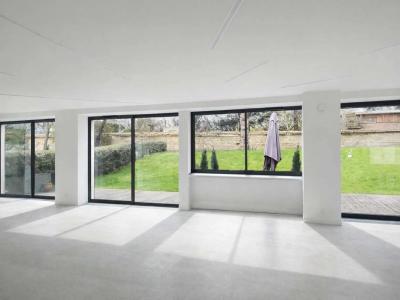 For sale Rueil-malmaison 699 m2 Hauts de Seine (92500) photo 3