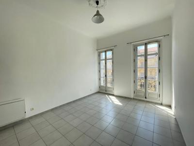 For rent Marseille-1er-arrondissement 2 rooms 59 m2 Bouches du Rhone (13001) photo 2
