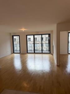 For rent Issy-les-moulineaux 4 rooms 81 m2 Hauts de Seine (92130) photo 0