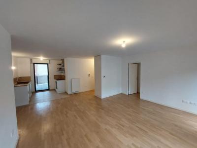 For rent Issy-les-moulineaux 4 rooms 81 m2 Hauts de Seine (92130) photo 1