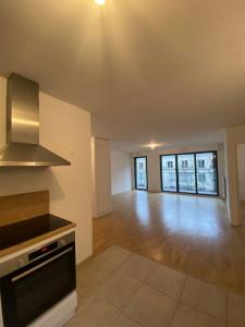 For rent Issy-les-moulineaux 4 rooms 81 m2 Hauts de Seine (92130) photo 3