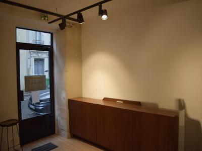 Louer Commerce 55 m2 Paris-17eme-arrondissement