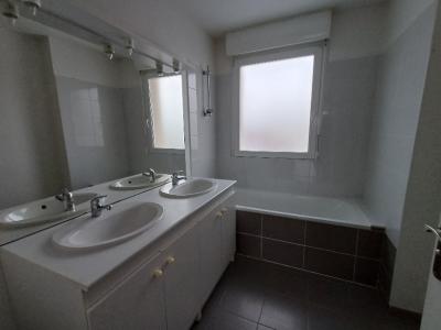 Louer Maison 108 m2 Sainte-marie-aux-chenes