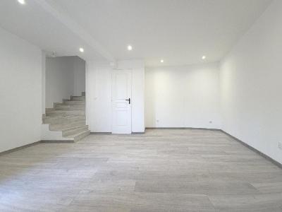 For sale 3 rooms 50 m2 Oise (60180) photo 2