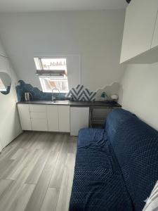 For sale 2 rooms 10 m2 Paris (75015) photo 0