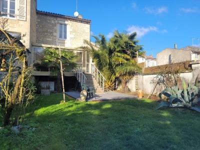 For sale 6 rooms 154 m2 Charente maritime (17400) photo 0
