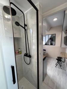 Louer Appartement 10 m2 Paris-15eme-arrondissement