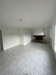 For rent Fosseuse 7 rooms 118 m2 Oise (60540) photo 2