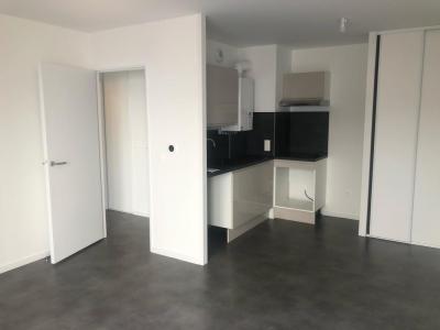 For rent Tours 2 rooms 39 m2 Indre et loire (37100) photo 2