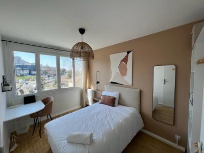 For rent Bron 4 rooms 11 m2 Rhone (69500) photo 1