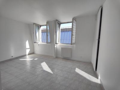 For rent Paris-9eme-arrondissement 1 room 17 m2 Paris (75009) photo 1