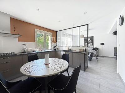 For sale Reze 5 rooms 136 m2 Loire atlantique (44400) photo 3