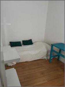 For sale Lannion 6 rooms 63 m2 Cotes d'armor (22300) photo 4