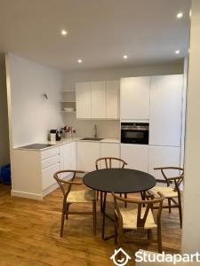 For rent Paris-16eme-arrondissement 2 rooms 47 m2 Paris (75016) photo 0