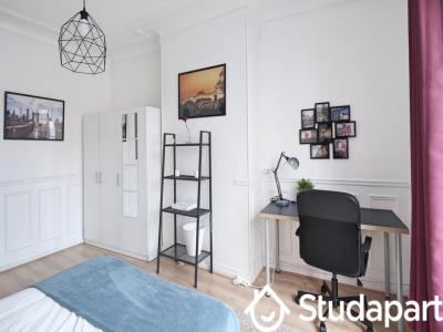 For rent Paris-18eme-arrondissement 1 room 15 m2 Paris (75018) photo 2