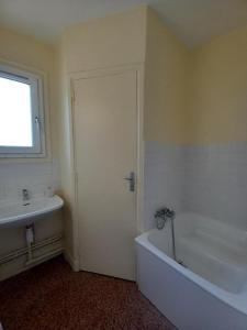 For rent Autun 2 rooms 36 m2 Saone et loire (71400) photo 2