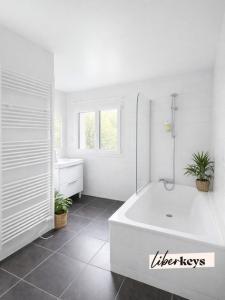 For sale Caen 5 rooms 90 m2 Calvados (14000) photo 2