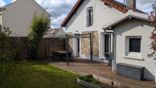 For sale Villecresnes 4 rooms 103 m2 Val de Marne (94440) photo 0