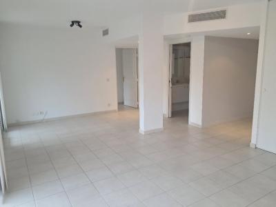 Louer Appartement 54 m2 Antibes