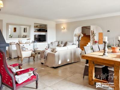 For sale Camaret-sur-aigues 9 rooms 205 m2 Vaucluse (84850) photo 0