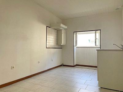 For sale Surgeres 3 rooms 75 m2 Charente maritime (17700) photo 4