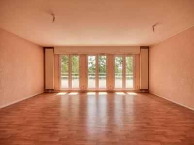 For sale Angers 4 rooms 79 m2 Maine et loire (49100) photo 2