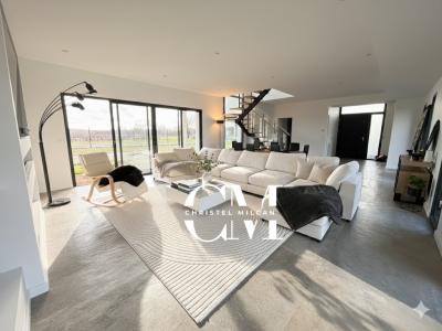 Louer Maison 215 m2 Camblanes-et-meynac