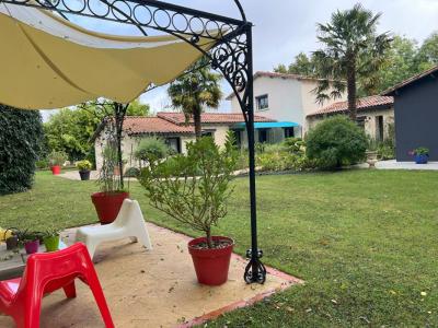 For sale Auge 12 rooms 270 m2 Deux sevres (79400) photo 0