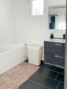 For sale Lorient 3 rooms 93 m2 Morbihan (56100) photo 4