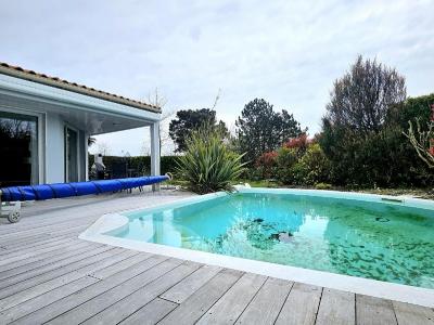 For sale PIRONNIERE 4 rooms 98 m2 Vendee (85180) photo 2
