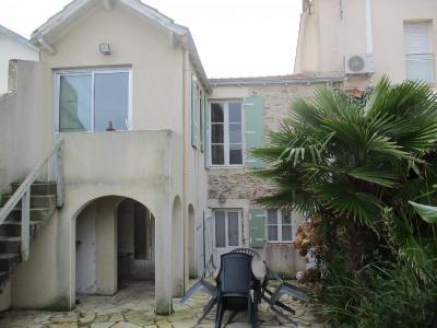 For sale CENTRE VILLE 6 rooms 144 m2 Vendee (85100) photo 0