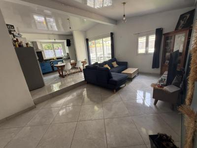 For rent Saint-pierre 4 rooms 95 m2 Reunion (97410) photo 2