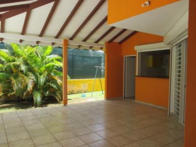 Louer Maison Baie-mahault 2000 euros