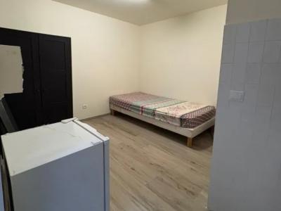 For rent Paris-18eme-arrondissement 13 m2 Paris (75018) photo 2