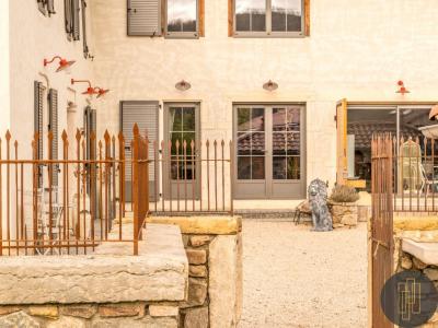 For sale Perreon 9 rooms 258 m2 Rhone (69460) photo 2