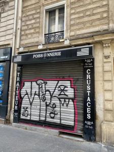 For rent Paris-18eme-arrondissement 2 rooms 26 m2 Paris (75018) photo 0