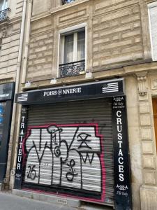 Annonce Location Local commercial Paris-18eme-arrondissement 75