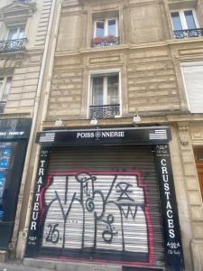 Louer Local commercial 26 m2 Paris-18eme-arrondissement