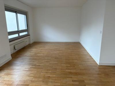 Louer Appartement 85 m2 Lyon-7eme-arrondissement