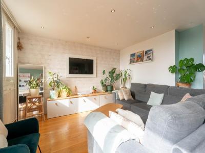 For sale TOUTES COMMODITES 3 rooms 64 m2 Rhone (69340) photo 0