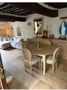 For sale Gordes 4 rooms 130 m2 Vaucluse (84220) photo 2