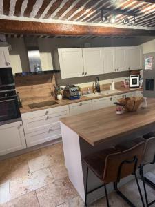 For sale Gordes 4 rooms 130 m2 Vaucluse (84220) photo 3