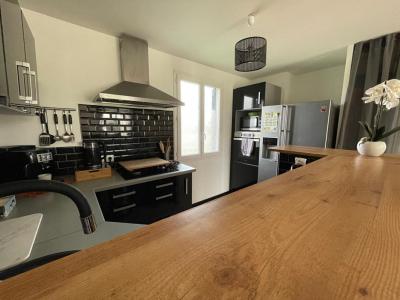 For sale Saint-coutant-le-grand 5 rooms 105 m2 Charente maritime (17430) photo 1