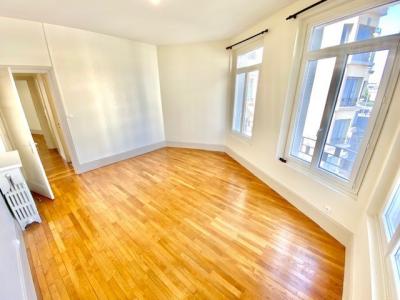 For rent Lyon-6eme-arrondissement 4 rooms 128 m2 Rhone (69006) photo 2