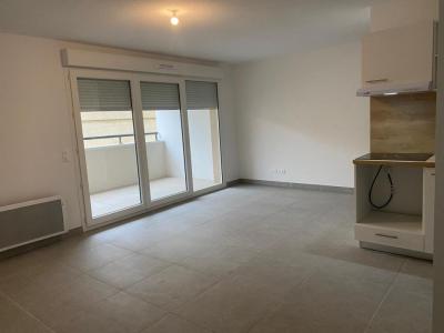 Louer Appartement 65 m2 Nimes