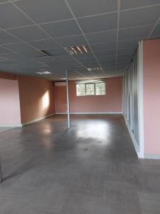 Louer Local commercial Nimes 34944 euros