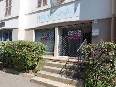 Louer Commerce 53 m2 Avignon