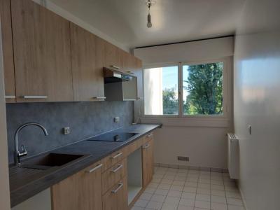 For rent Rueil-malmaison 3 rooms 61 m2 Hauts de Seine (92500) photo 0